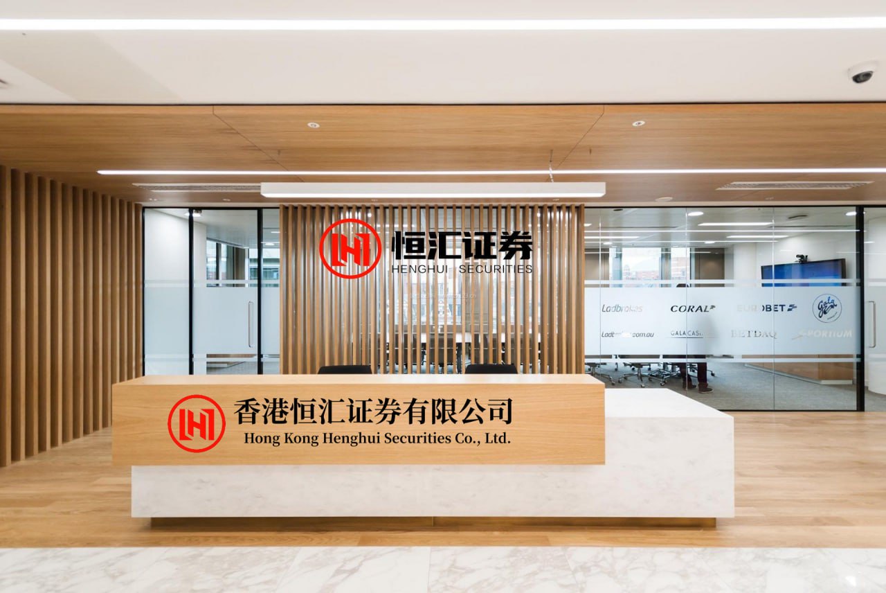 聚赢配资平台 产后修复：漏尿改善 + 腹直肌闭合 + 收胯 + 腰线重塑 + 气血调理“生完宝宝怎么就变样了？” 这是很多宝妈的心声。腹直肌分离导致肚子凸起，胯部变宽让身材比例失衡，偶尔的漏尿尴尬，还有挥之不去的腰背不适，都悄悄拉低了生活幸福感。怀孕生子是女人一生最珍贵的经历，但身体也悄悄承受着变化：...